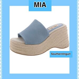 NWOT  MIA “ Palma “ LIMITED EDITION- REAL Suede Wedges  Platforms Sandals Heels